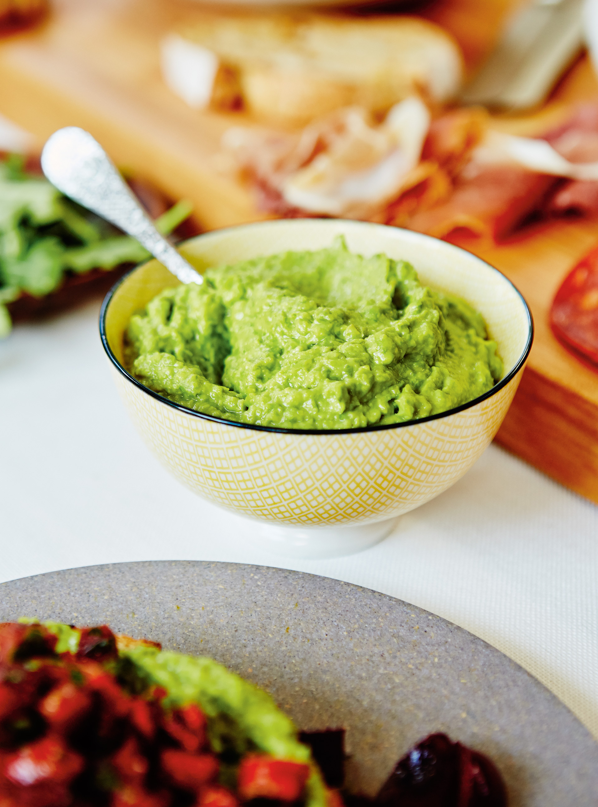 Avocado Pesto Spread
