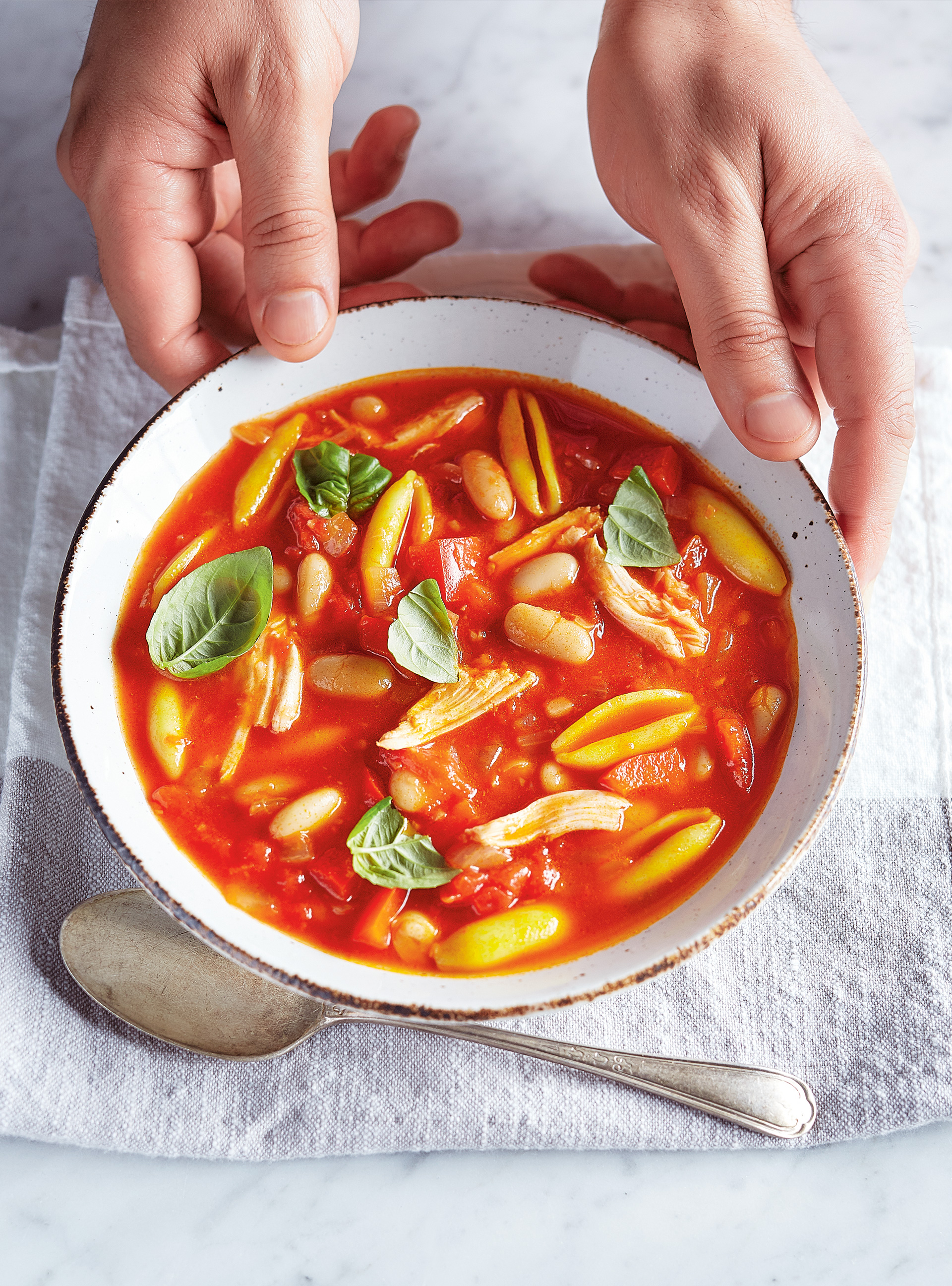 Minestrone Soup with Tomatoes, Turmeric and Chicken