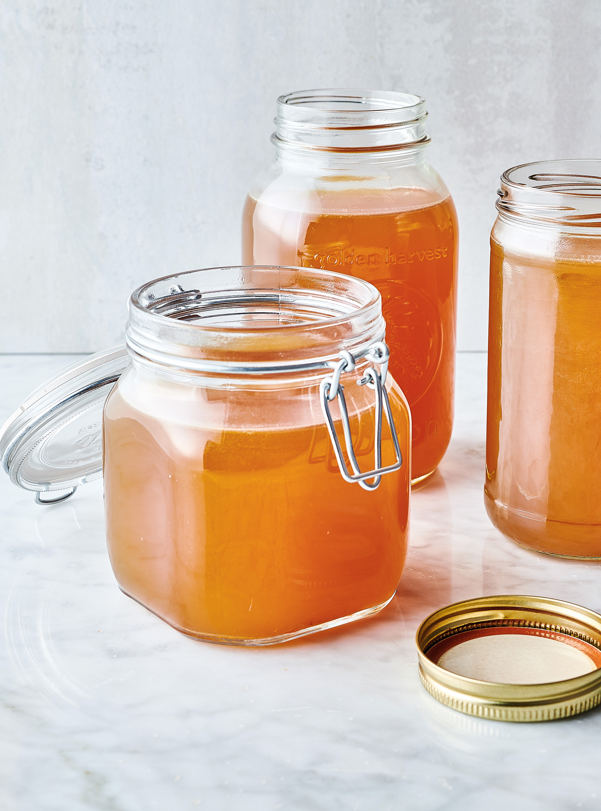 Clean-Out-the-Fridge Vegetable Broth